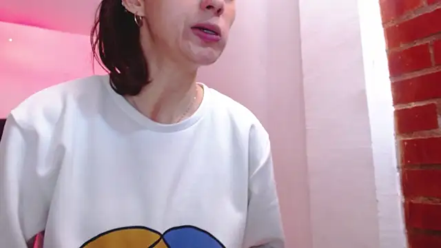 holy juli online show from 03/08/26, 03:10