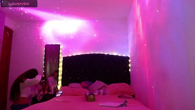 holy juli online show from 10/19/25, 02:47