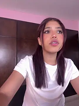 KellyOlsenbe online show from 11/03/25, 08:23