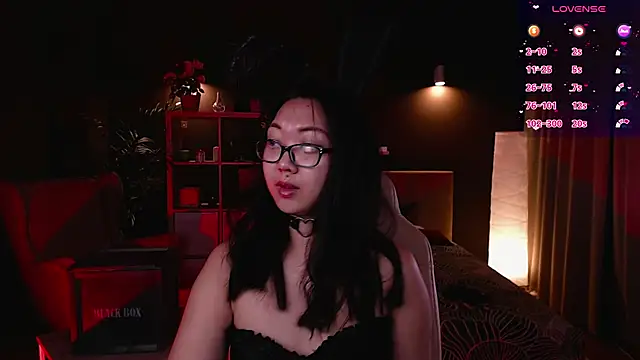 Snapshot of Marine_Vact chatting on 10/14/25, 02:07 Marine Vact online show from 10/14/25, 02:07