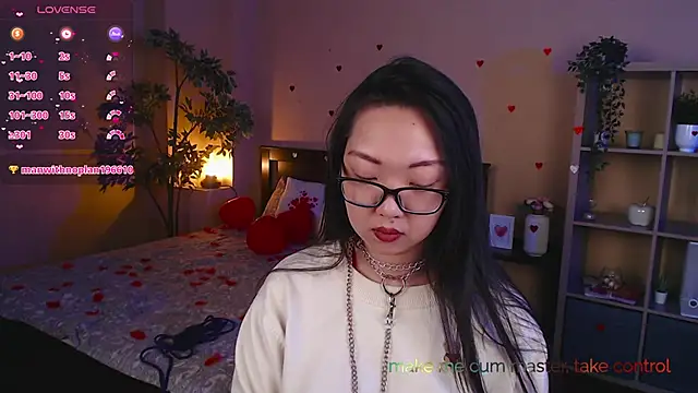 Snapshot of Marine_Vact chatting on 02/13/25, 05:33 Marine Vact online show from 02/13/25, 05:33