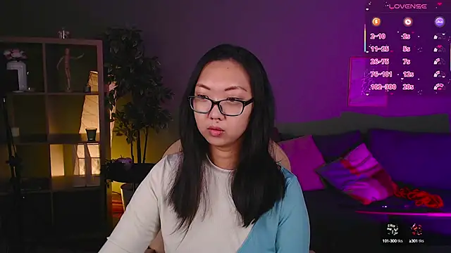 Snapshot of Marine_Vact chatting on 09/14/25, 05:24 Marine Vact online show from 09/14/25, 05:24