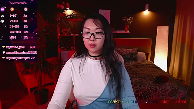 Snapshot of Marine_Vact chatting on 03/12/25, 11:33 Marine Vact online show from 03/12/25, 11:33