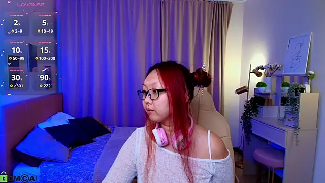 Snapshot of Marine_Vact chatting on 07/15/26, 04:58 Marine Vact online show from 07/15/26, 04:58