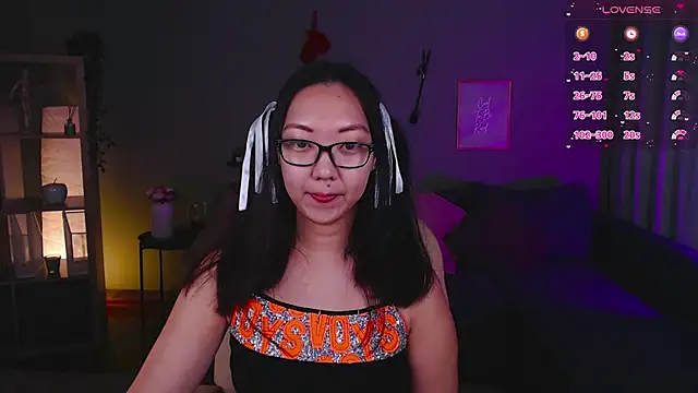 Snapshot of Marine_Vact chatting on 10/08/25, 02:07 Marine Vact online show from 10/08/25, 02:07