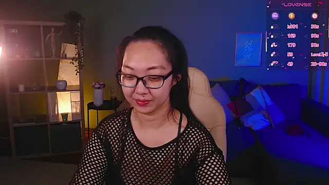 Snapshot of Marine_Vact chatting on 09/26/25, 02:02 Marine Vact online show from 09/26/25, 02:02