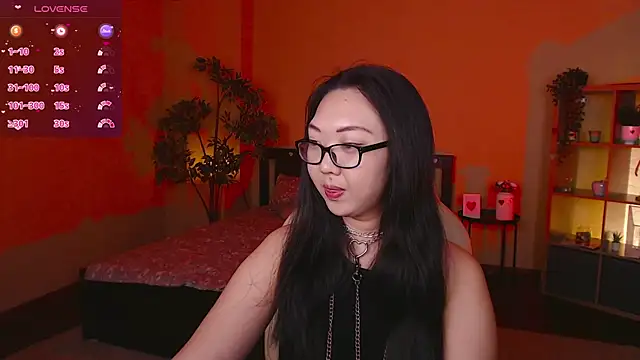 Snapshot of Marine_Vact chatting on 02/26/25, 05:31 Marine Vact online show from 02/26/25, 05:31