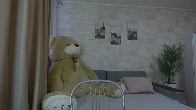 Anika bloom online show from 09/28/25, 06:53