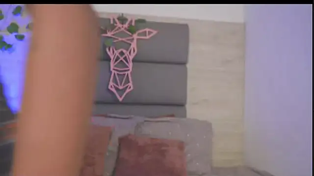 Lily Miiller online show from 11/13/25, 07:51