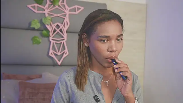 Lily Miiller online show from 11/21/25, 08:41