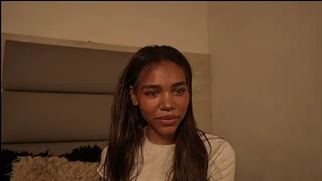 Lily Miiller online show from 04/19/26, 09:28