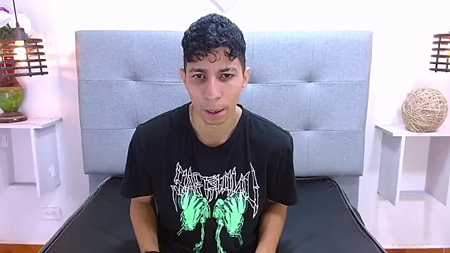 MachineHotxxx online show from 12/03/24, 02:00