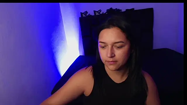 EmilySavvato online show from 01/01/25, 12:32