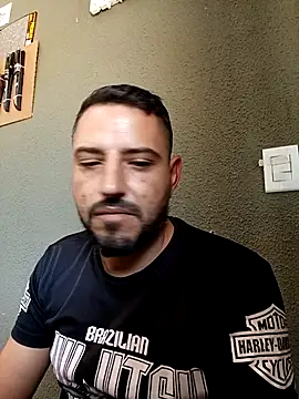 P4uzud4O online show from 04/17/26, 02:31