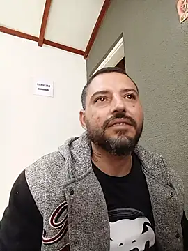P4uzud4O online show from 06/12/26, 02:04