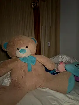 Nickiiiii online show from 12/22/25, 05:29