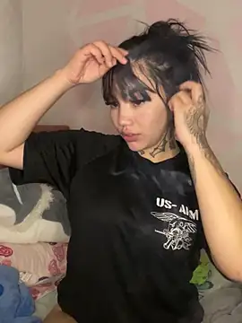 Nickiiiii online show from 03/02/25, 07:21