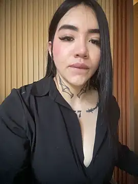 Nickiiiii online show from 10/04/25, 09:38