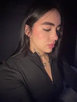 Nickiiiii online show from 10/09/25, 03:07