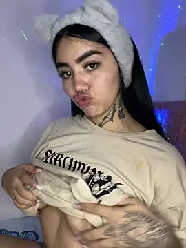 Nickiiiii online show from 01/17/25, 05:32