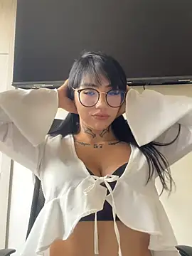 Nickiiiii online show from 03/08/25, 07:20