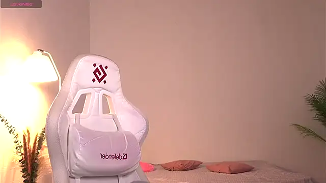 Snapshot of dragon_ink chatting on 10/28/25, 07:18 dragon ink online show from 10/28/25, 07:18