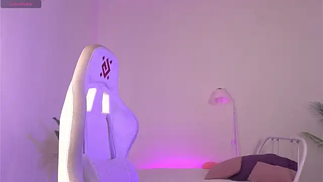 Snapshot of dragon_ink chatting on 10/23/25, 05:28 dragon ink online show from 10/23/25, 05:28