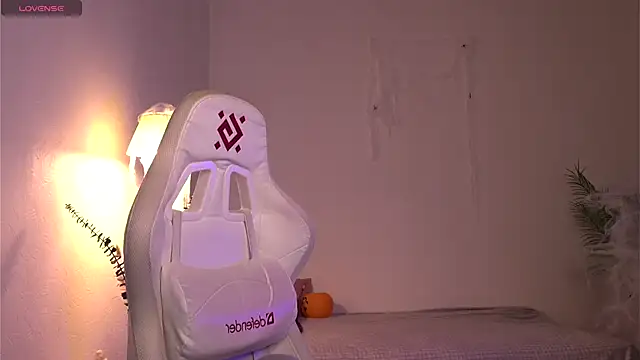 Snapshot of dragon_ink chatting on 11/01/25, 06:19 dragon ink online show from 11/01/25, 06:19