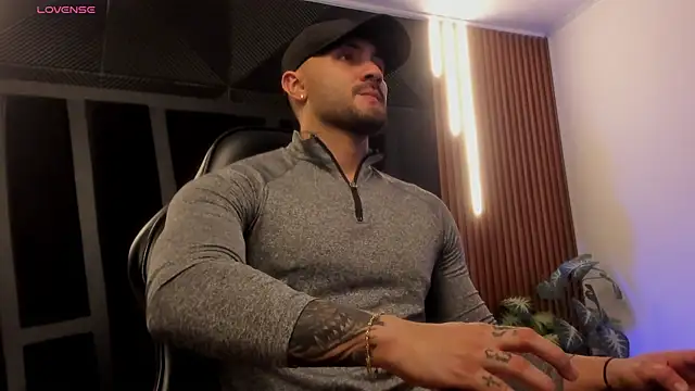 Snapshot of JeanColleman chatting on 11/26/25, 11:16 JeanColleman online show from 11/26/25, 11:16