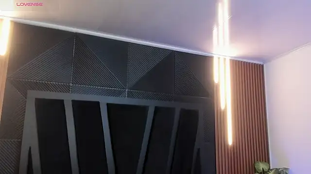 Snapshot of JeanColleman chatting on 12/03/25, 11:14 JeanColleman online show from 12/03/25, 11:14