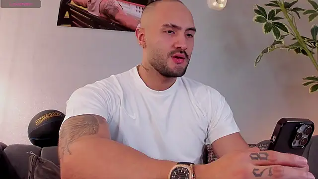Snapshot of JeanColleman chatting on 09/14/25, 03:56 JeanColleman online show from 09/14/25, 03:56
