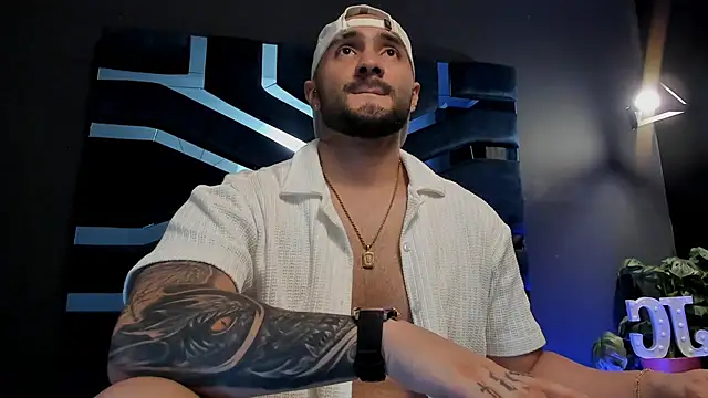 Snapshot of JeanColleman chatting on 11/18/25, 11:26 JeanColleman online show from 11/18/25, 11:26