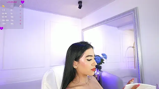 Snapshot of elasummer chatting on 03/22/25, 02:58 elasummer online show from 03/22/25, 02:58