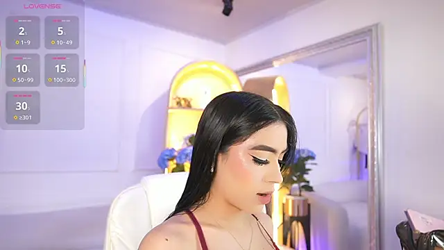Snapshot of elasummer chatting on 10/03/25, 12:17 elasummer online show from 10/03/25, 12:17