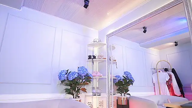 elasummer online show from 03/09/26, 12:30