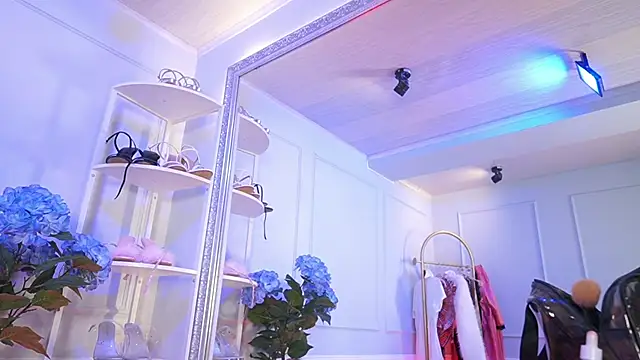 elasummer online show from 03/21/26, 12:31