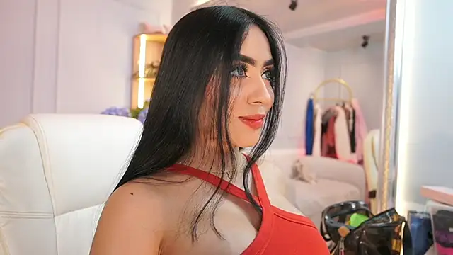 Snapshot of elasummer chatting on 07/25/26, 01:17 elasummer online show from 07/25/26, 01:17