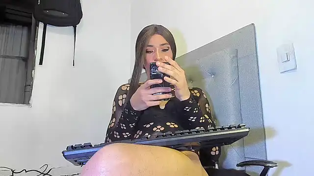 Snapshot of camila_bigcock169 chatting on 03/03/26, 03:57 camila bigcock169 online show from 03/03/26, 03:57