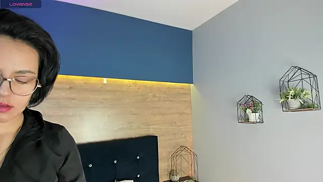 victoria byte online show from 12/15/25, 04:35