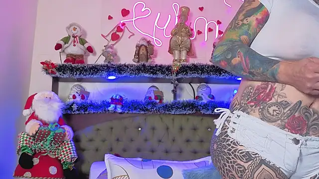 EMILY ROUSSE71 online show from 11/24/25, 10:10