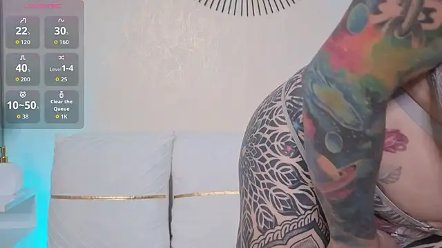 EMILY ROUSSE71 online show from 06/19/26, 02:17