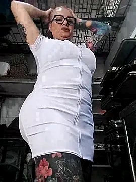 EMILY ROUSSE71 online show from 09/22/25, 09:21