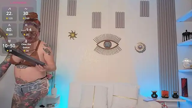 EMILY ROUSSE71 online show from 06/25/26, 10:48