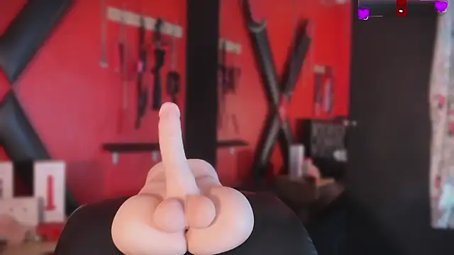 Monttserratt online show from 04/15/26, 07:58