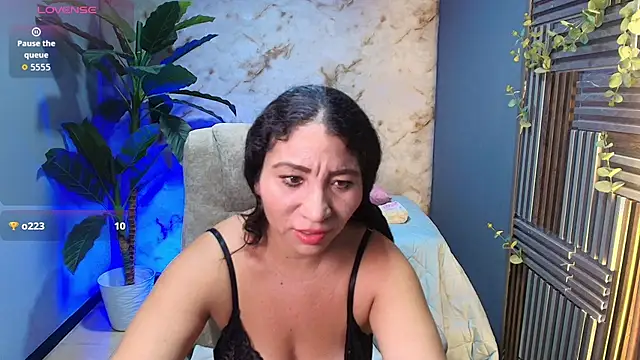 jennaa milf  online show from 07/05/26, 12:01
