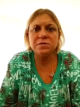 Snapshot of Playmate86 chatting on 12/06/24, 02:33 Playmate86 online show from 12/06/24, 02:33