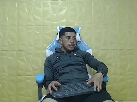 Snapshot of Deportist chatting on 09/17/25, 10:23 Deportist online show from 09/17/25, 10:23