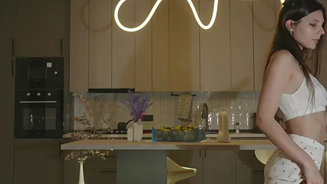 whisper of love online show from 10/29/25, 02:10