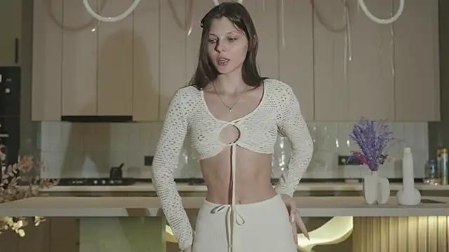 whisper of love online show from 11/18/25, 02:16