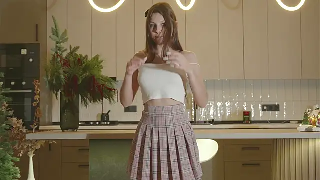 whisper of love online show from 12/14/25, 02:18